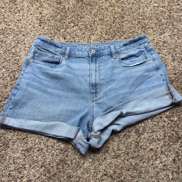 American Eagle Outfitters Pants - American Eagle Mom Shorts Womens 14 Light Wash Blue High Rise Stretch Denim 3 In